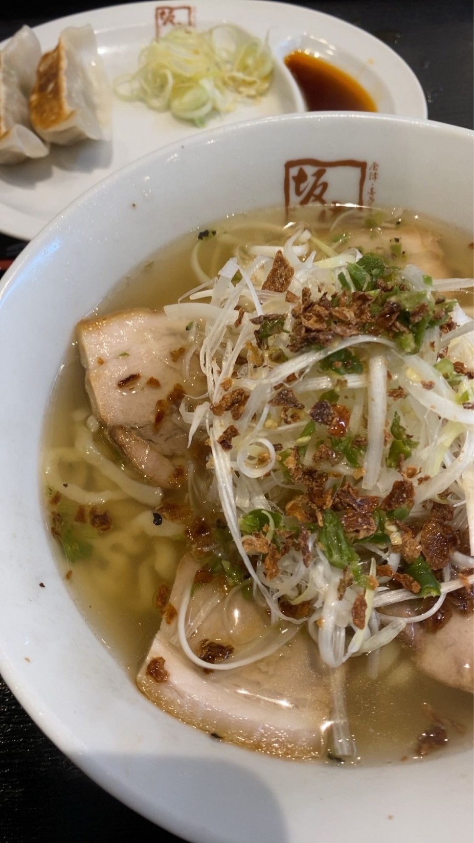 埼玉 喜多方ラーメン坂内 杉戸店の青唐ねぎ塩らーめんをindiviさんが2 kmと辛ジャッジ 辛メーター