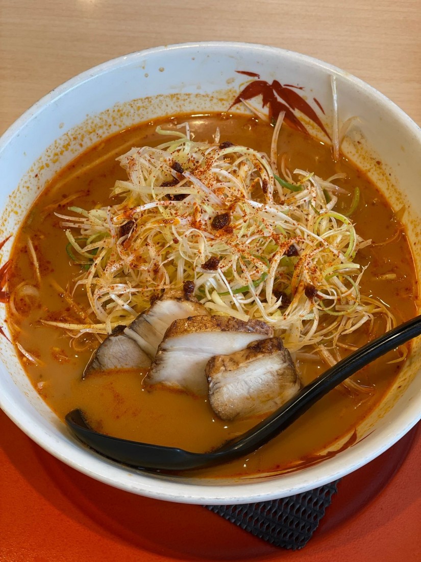 四川ラーメン 激辛 2.53KM - らーめん世界 金沢 桜田店:石川県