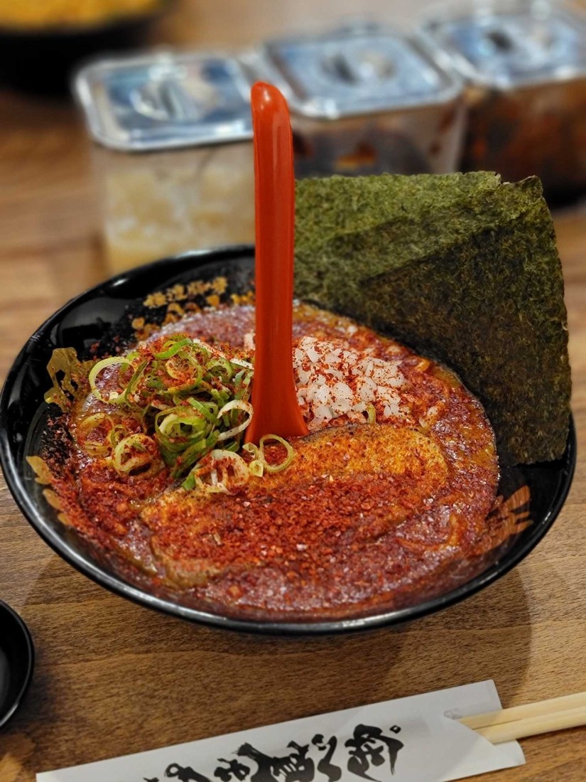 大特17800→16900　1食85円　激レア さがんもんの 激から とんこつ 大特￥16900 1食分￥85 激レア さがんもんの 激から とんこつ
