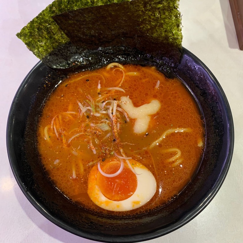 大特￥10700　1食分￥89　激レアさがんもんの豚骨とんこつ＆激辛豚 大特価 激レア さがんもんの 激から とんこつ